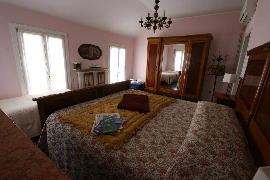 Corte Posta B&B - Parcheggio E Bagno In Camera Mantova Cameră foto