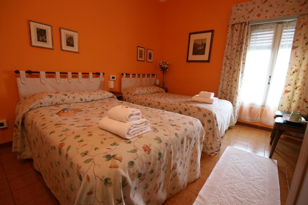 Corte Posta B&B - Parcheggio E Bagno In Camera Mantova Cameră foto